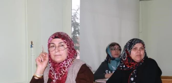 Afyonkarahisar'da Kadınlar Okuma Yazma Öğreniyor