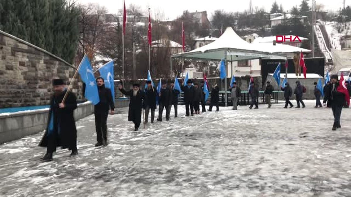 Ankara Çin'i Protesto İçin İstanbul'dan Ankara'ya Yürüyen Gruba Jandarma Engeli