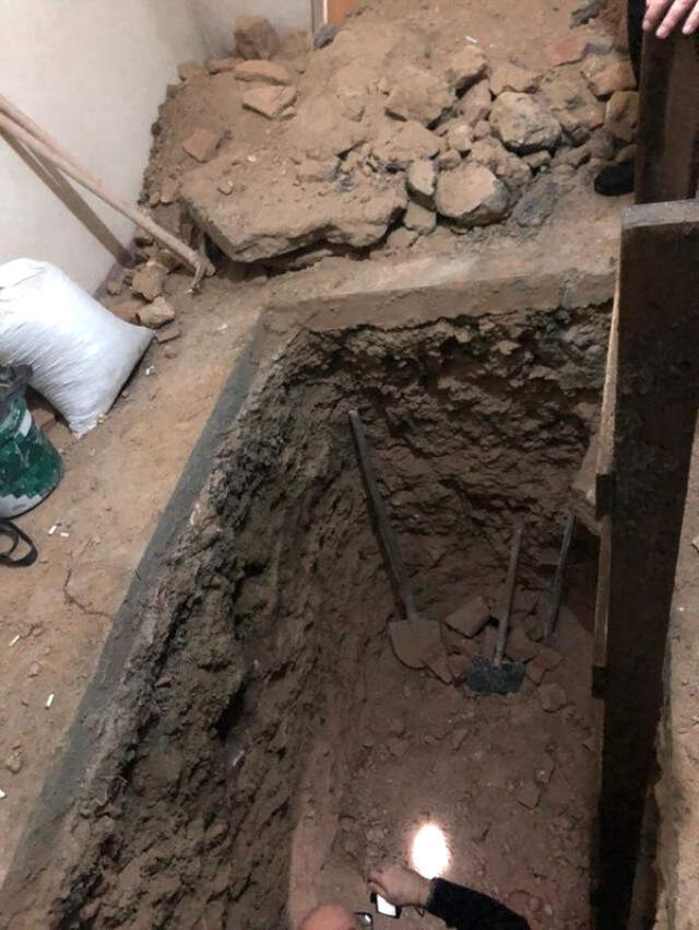 Arnavutköy'de Binaya Tarihi Eser Baskını
