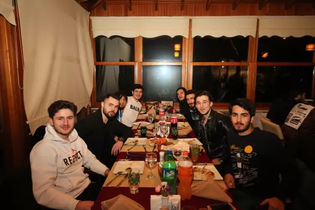 Başkan Yıldırım Karamürselsporun Şampiyonluğunu Taçlandırdı