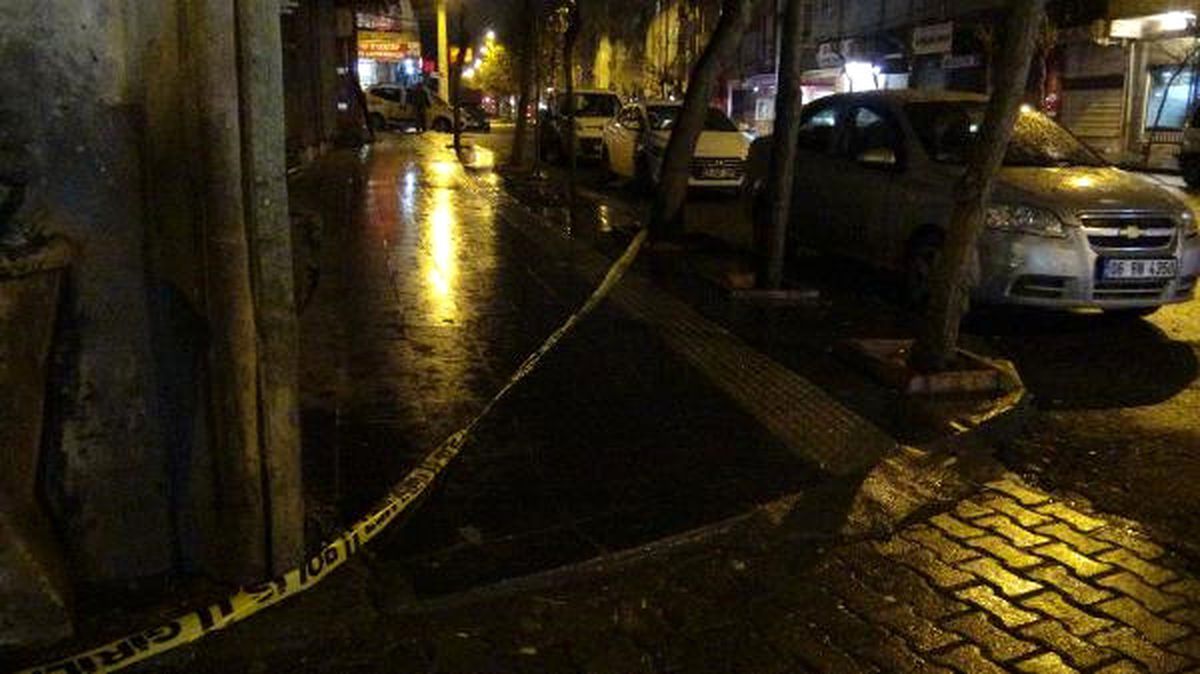 Diyarbakır'da Emniyet Müdürlüğü ile Birlikte 4 Yere Saldırı Düzenlendi