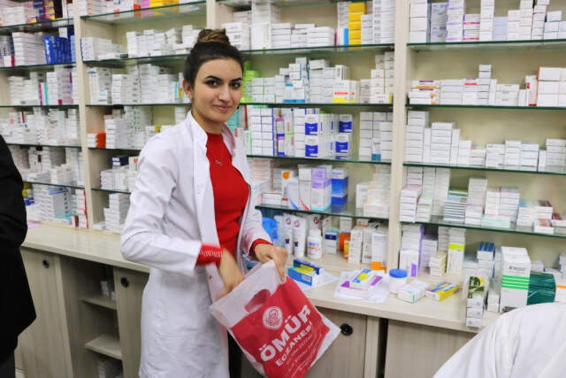 Eczanelerde de Poşetler Parayla Satılmaya Başlandı