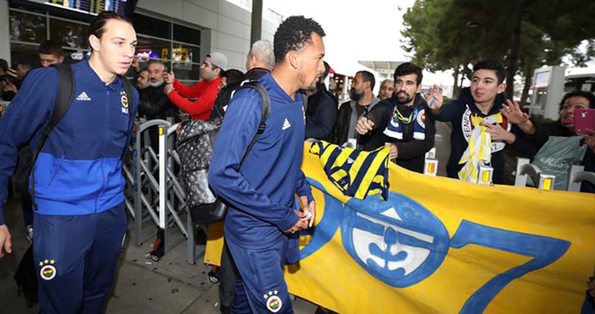 Fenerbahçe'nin Antalya'da Marşlarla Karşılanması, Kayserisporluları Kızdırdı!
