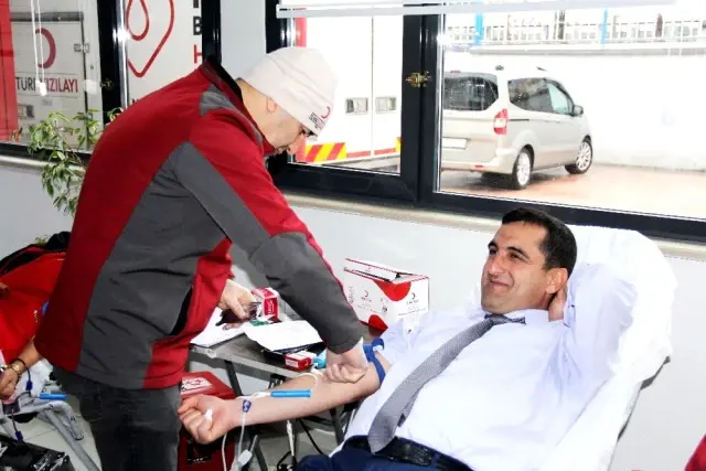 Gençlik ve Spor İl Müdürlüğü Personelinden Kan Bağışı