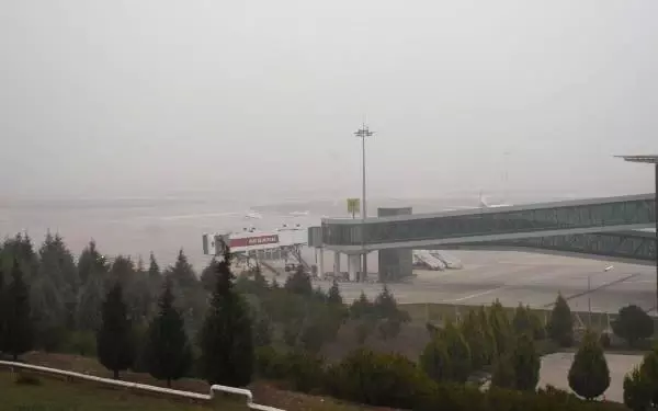İzmir'de Sis Hava Ulaşımını Olumsuz Etkiledi
