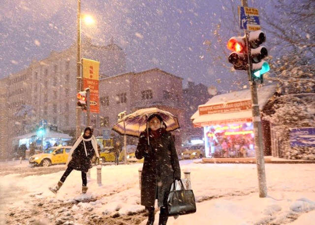Meteoroloji'nin Kar Uyarısı Sonrası Teyakkuza Geçen İBB Ekipleri Hazırlıklarını Tamamladı