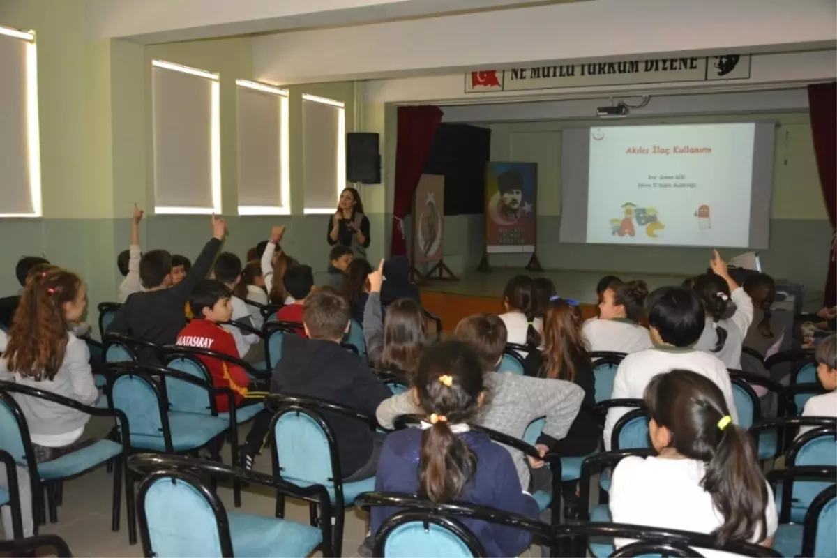 Minik Öğrencilere Akılcı İlaç Eğitimi