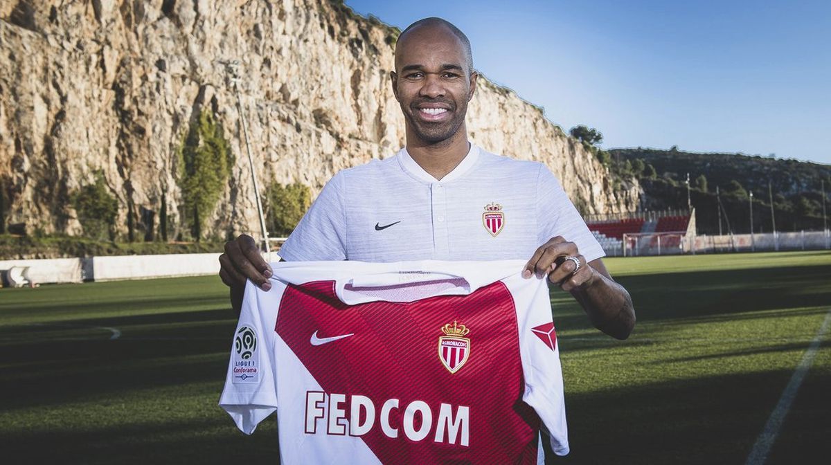 Monaco, Naldo'yu Renklerine Bağladı
