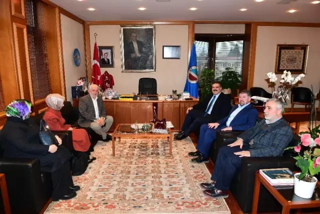 Rektör Çomaklı'ya Ziyaretler Rektör Çomaklı'ya Ziyaretler