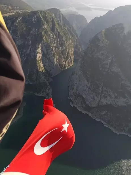 Samsunlu Paraşütçülerin Bulutlarla Dansı