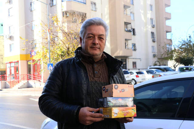 Ücretli Poşete Tepki Gösteren Vatandaşlar, Ürünleri Ellerinde Taşıdı