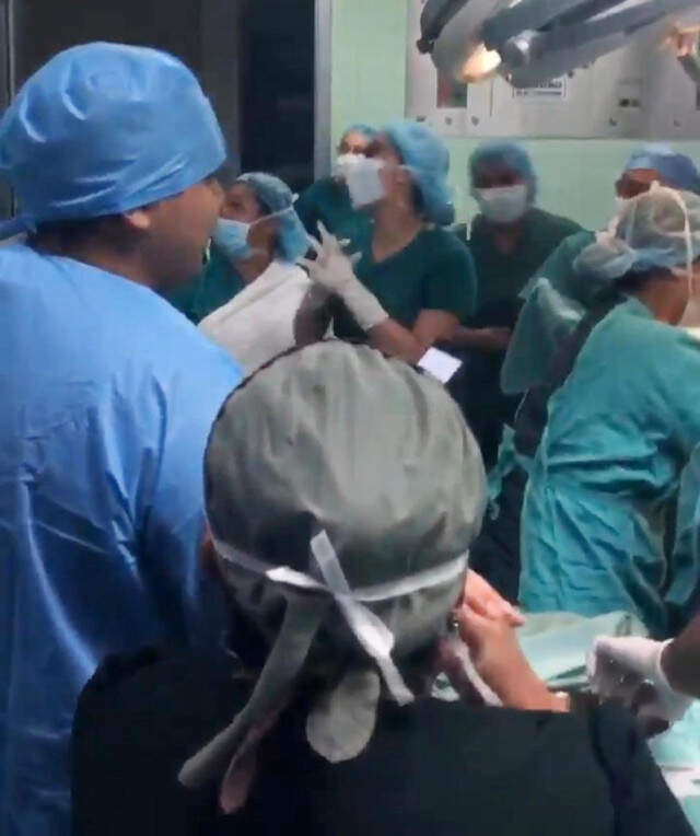 Doğumhanede Kutlama Yapan Doktor ve Hemşireler Büyük Tepki Topladı