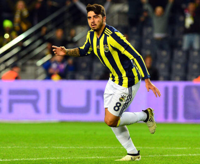 Fenerbahçe, Ozan Tufan'ı 6 Aylığına Aytemiz Alanyaspor'a Kiraladı