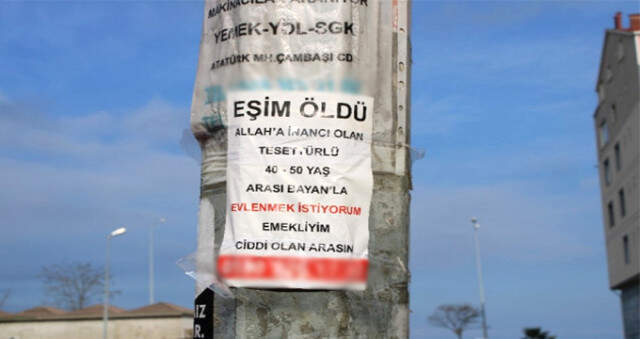 Sokaklara Astığı İlanla Eş Arıyor