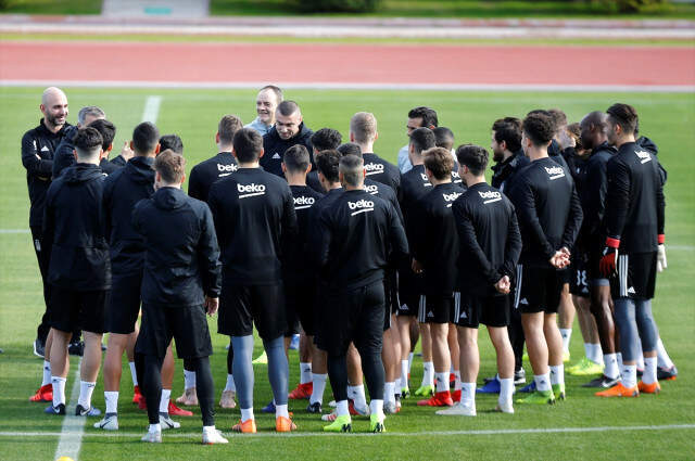 Son Dakika! Beşiktaş'ın Yeni Transferi Burak Yılmaz, İlk Antrenmana Çıktı