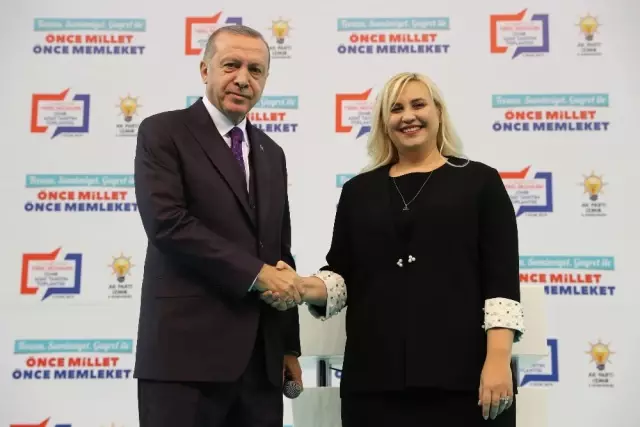Cumhurbaşkanı Erdoğan İzmir'in Adaylarını Açıkladı Cumhurbaşkanı Erdoğan İzmir'in Adaylarını Açıkladı