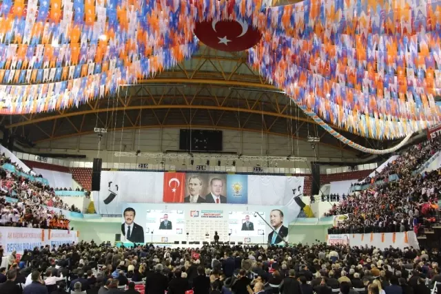 Cumhurbaşkanı Erdoğan İzmir'in Adaylarını Açıkladı Cumhurbaşkanı Erdoğan İzmir'in Adaylarını Açıkladı