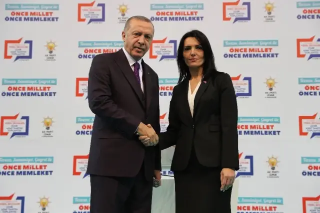 Cumhurbaşkanı Erdoğan İzmir'in Adaylarını Açıkladı Cumhurbaşkanı Erdoğan İzmir'in Adaylarını Açıkladı