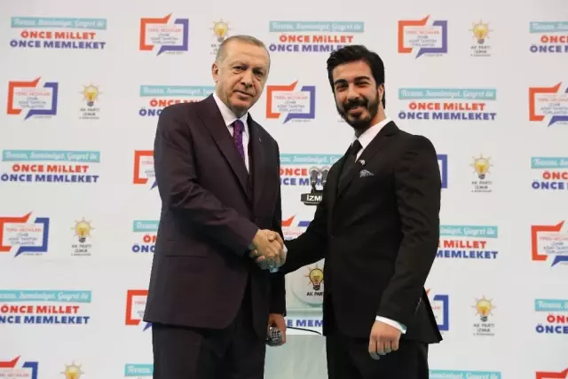 Cumhurbaşkanı Erdoğan İzmir'in Adaylarını Açıkladı Cumhurbaşkanı Erdoğan İzmir'in Adaylarını Açıkladı
