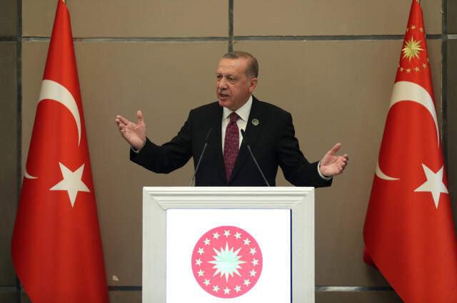 Erdoğan, Teşkilata 'Gerekirse Risk Alın' Deyip 'Dört Adaydan Biri Kadın Olacak' Talimatı Verdi