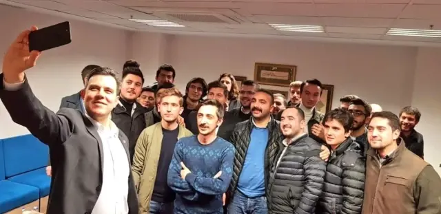 Esgin Uludağ Üniversitesi Öğrencileriyle Buluştu Esgin Uludağ Üniversitesi Öğrencileriyle Buluştu