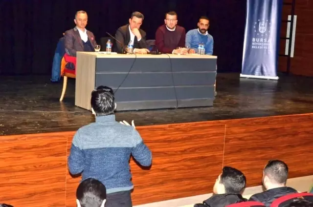 Esgin Uludağ Üniversitesi Öğrencileriyle Buluştu Esgin Uludağ Üniversitesi Öğrencileriyle Buluştu