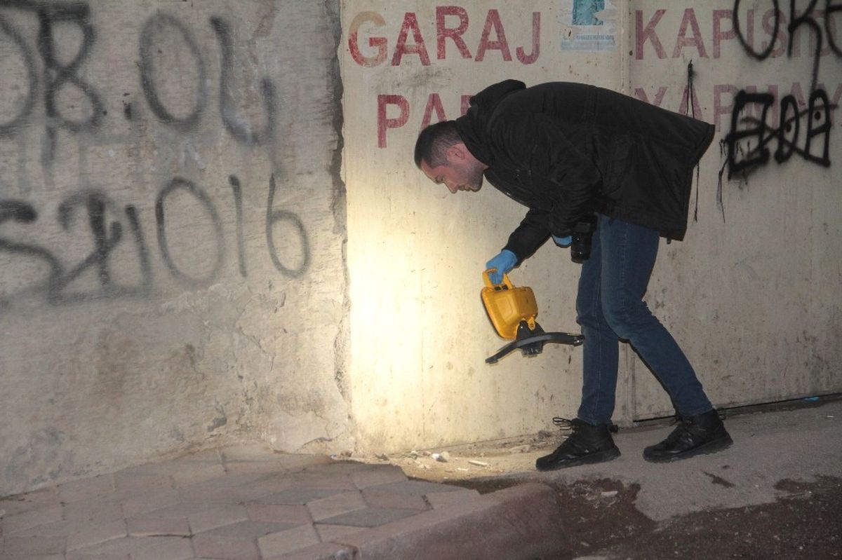 Evinin Önünde Uğradığı Silahlı Saldırıda Hayatını Kaybetti