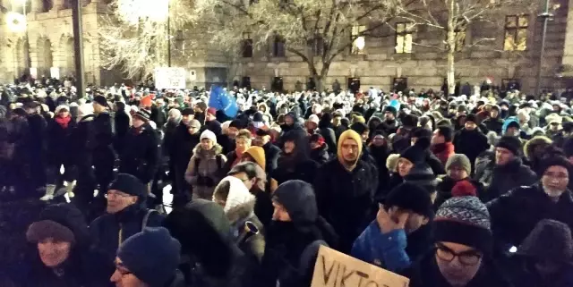 Macaristan'da 'Köle Yasası' Gösterileri Devam Ediyor Macaristan'da 'Köle Yasası' Gösterileri Devam Ediyor