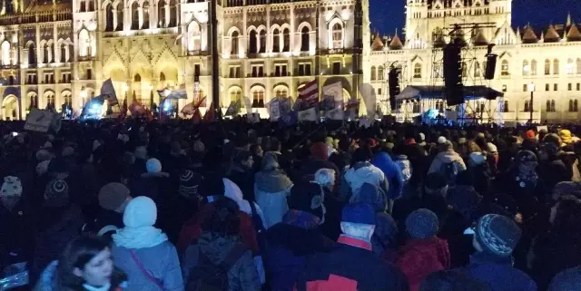 Macaristan'da 'Köle Yasası' Gösterileri Devam Ediyor Macaristan'da 'Köle Yasası' Gösterileri Devam Ediyor