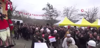 Ahmet Furkan: Şehidin Ninesi, Torununun Tabutunu Bırakmayan Kediyi Severek Hasret Giderdi Ahmet Furkan: Şehidin Ninesi, Torununun Tabutunu Bırakmayan Kediyi Severek Hasret Giderdi