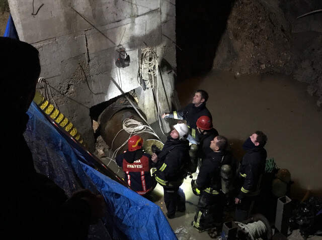 Son Dakika! Bursa'da Sondaj Kuyusunda Sıkışın İşçileri Kurtarmaya Gidenler Zehirlendi: 2 Ölü, 4 Yaralı