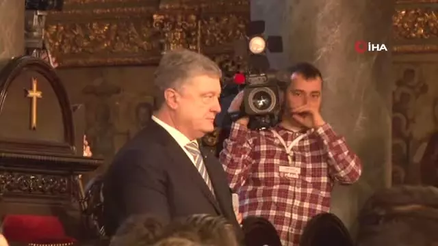 Ukrayna Devlet Başkanı Poroşenko, Fener Rum Patrikhanesi'nde Düzenlenen Törene Katıldı Ukrayna Devlet Başkanı Poroşenko, Fener Rum Patrikhanesi'nde Düzenlenen Törene Katıldı