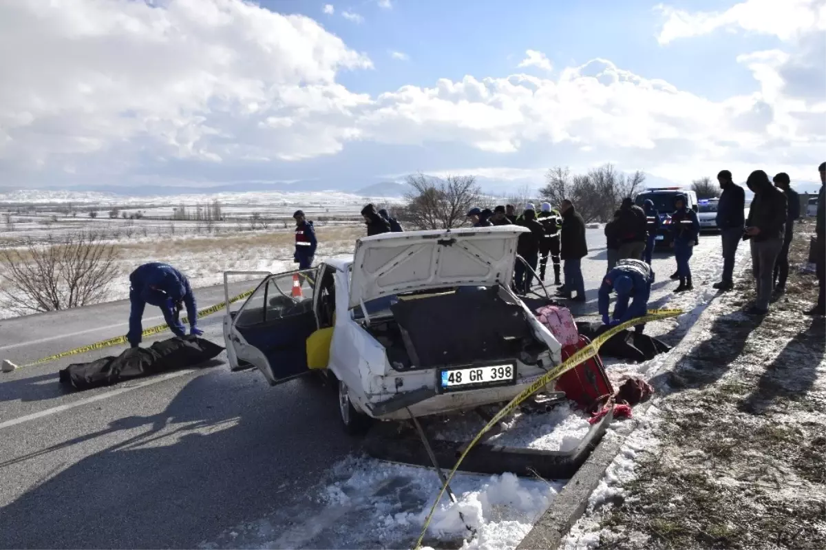 Burdur'da Trafik Kazası: 2 Ölü, 1 Yaralı