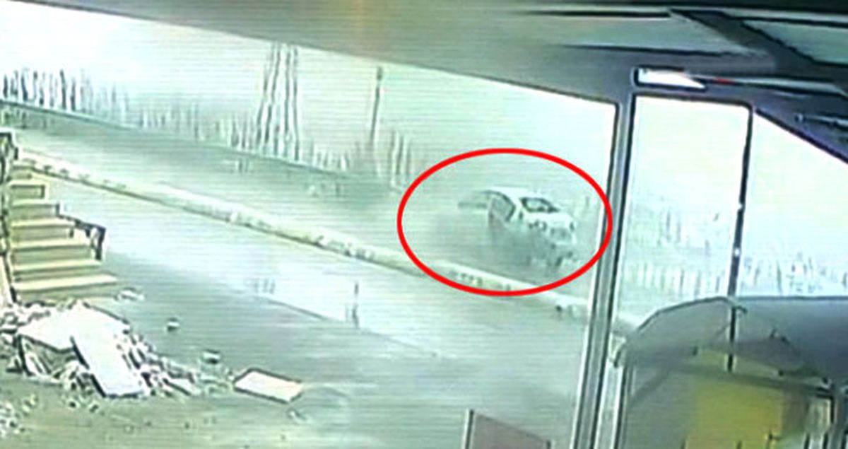 Otomobilden Fırlayan Genç Kız Feci Şekilde Can Verdi! Dehşet Anları Kamerada