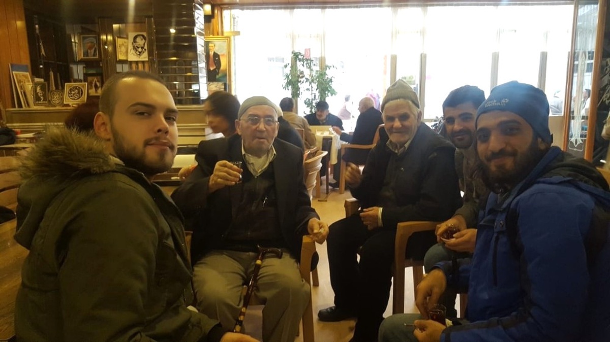 Tospa'dan Huzurevi Sakinlerine Jest