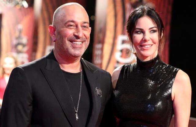 Aşkım Kapışmak Ünlü Çiftleri Topa Tuttu: Hepsi Bedensel Aşk Yaşıyor