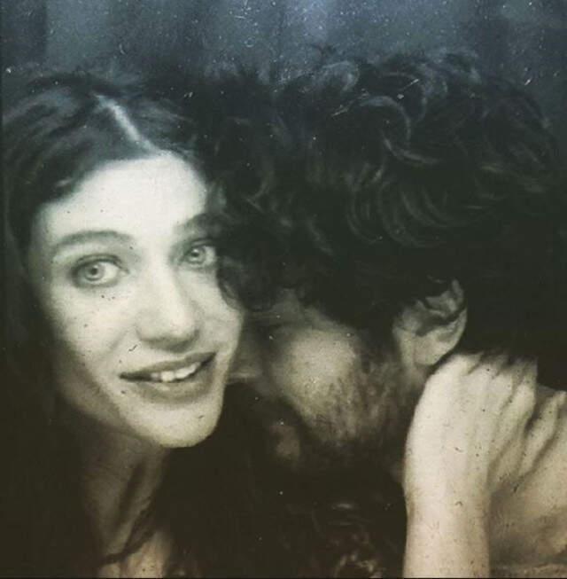 Berrak Tüzünataç Birkan Sokullu ile Fotoğrafları İçin 'Silmeyeceğim' Dedi