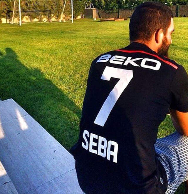 Beşiktaş, Arda Turan'ın Transferi İçin Başakşehir'le Görüşüyor