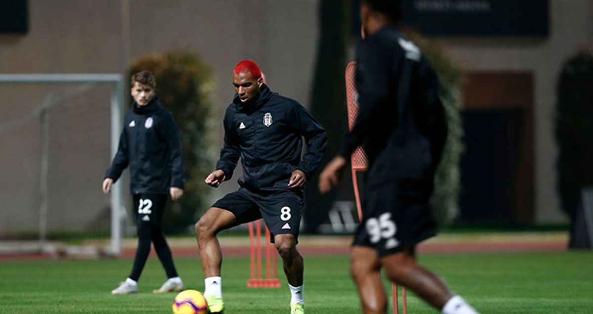 Beşiktaş'ın Hollandalı Yıldızı Ryan Babel'den Burak Yılmaz'a Övgü Dolu Sözler
