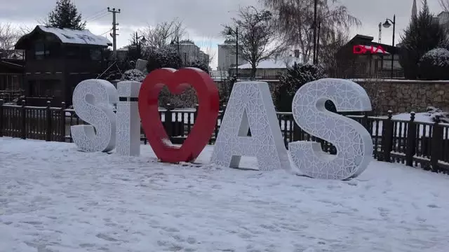 Sivas’ta 406 Köy Yolu Ulaşıma Kapalı