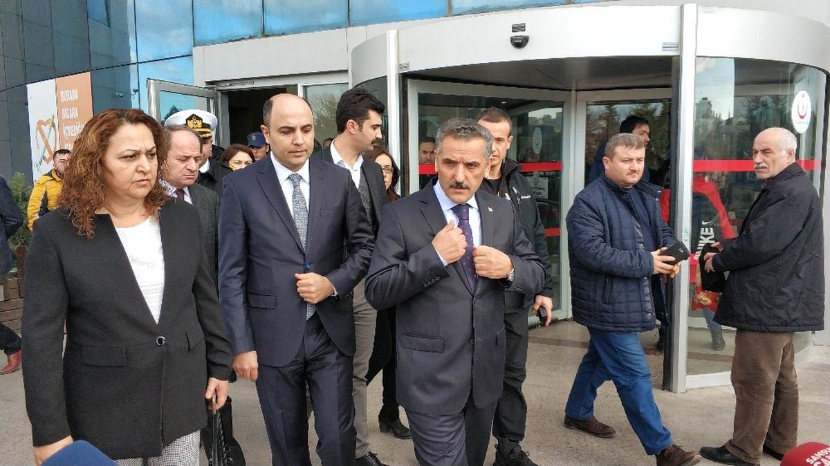 Vali Kaymak: '7 Kişi Kurtarılarak Hastanelere Kaldırıldı ve Sağlık Durumları İyi'