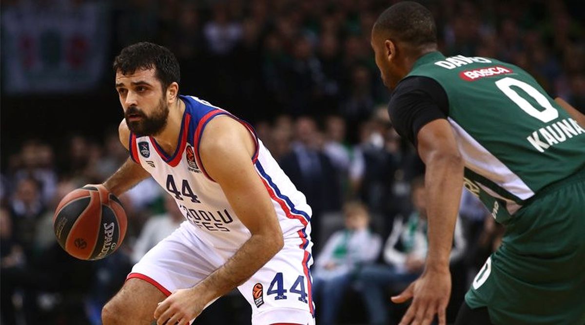 Anadolu Efes, Zalgiris Kaunas'ı Farklı Geçti: 79-58