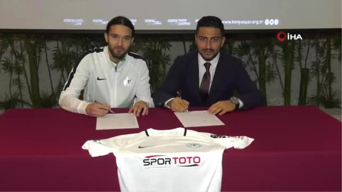 Atiker Konyaspor'a Makedon Sol Bek