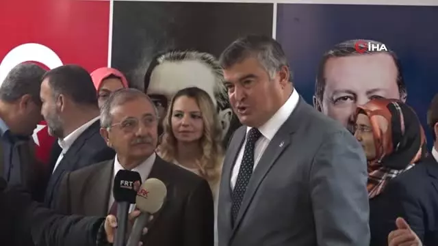 CHP'li Aday Adayı 400 Kişiyle Birlikte İstifa Etti CHP'li Aday Adayı 400 Kişiyle Birlikte İstifa Etti