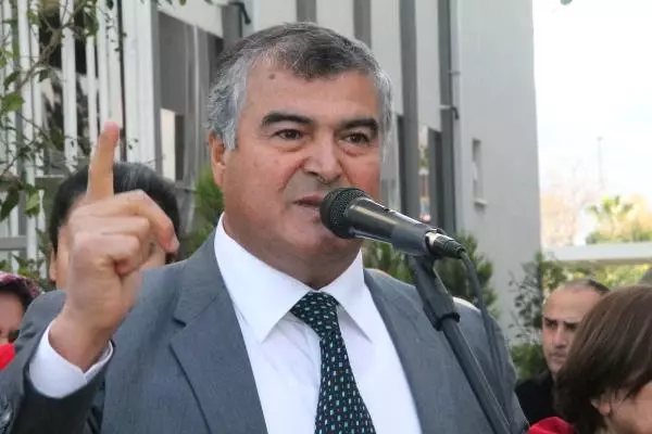 Fethiye'de CHP'li Aday Adayı İstifa Edip, AK Parti'ye Geçti Fethiye'de CHP'li Aday Adayı İstifa Edip, AK Parti'ye Geçti