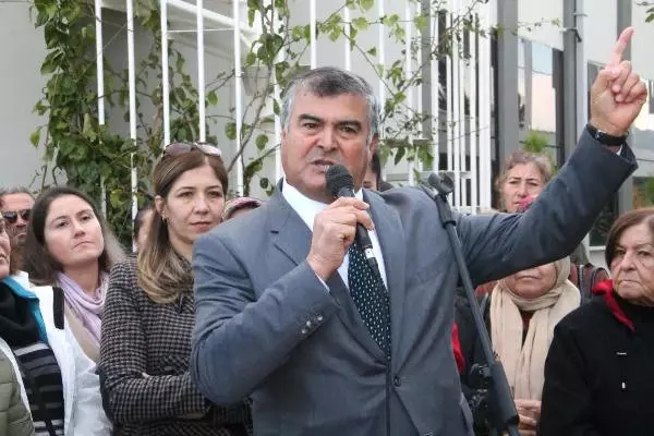 Fethiye'de CHP'li Aday Adayı İstifa Edip, AK Parti'ye Geçti Fethiye'de CHP'li Aday Adayı İstifa Edip, AK Parti'ye Geçti