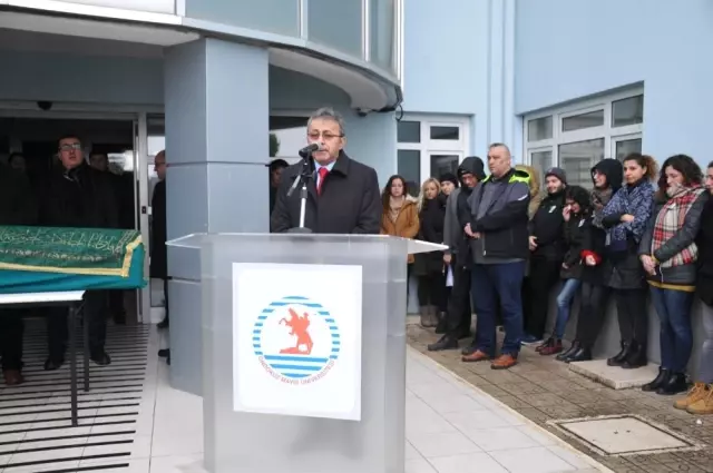 Genç Akademisyen Çekirdekten Öldü