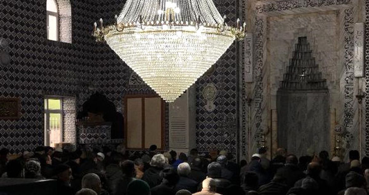 Camiye Kurulan Güneş Panelleri Sayesinde Hem Bin TL'lik Faturadan Kurtuldular Hem de Para Kazanmaya Başladılar