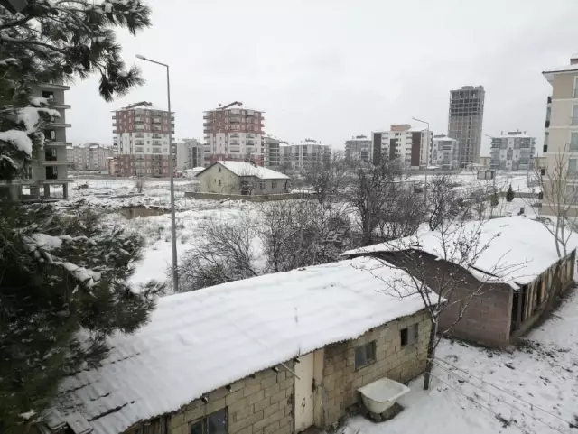 Isparta'da 7 İlçede Eğitime Kar Engeli
