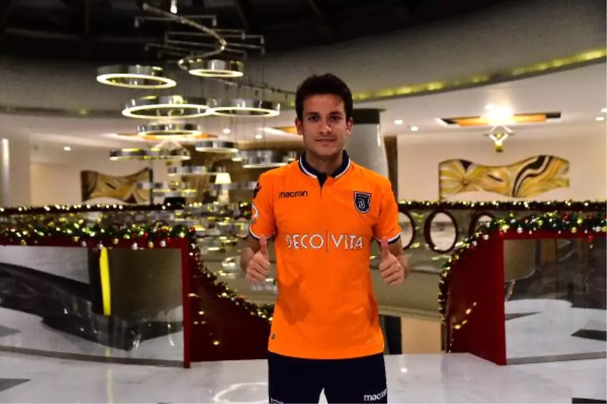 Medipol Başakşehir, Alican Özfesli'yi Transfer Etti